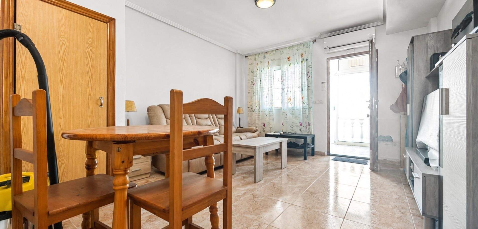 2-Bedroom House in Centro, Torrevieja - Image 10