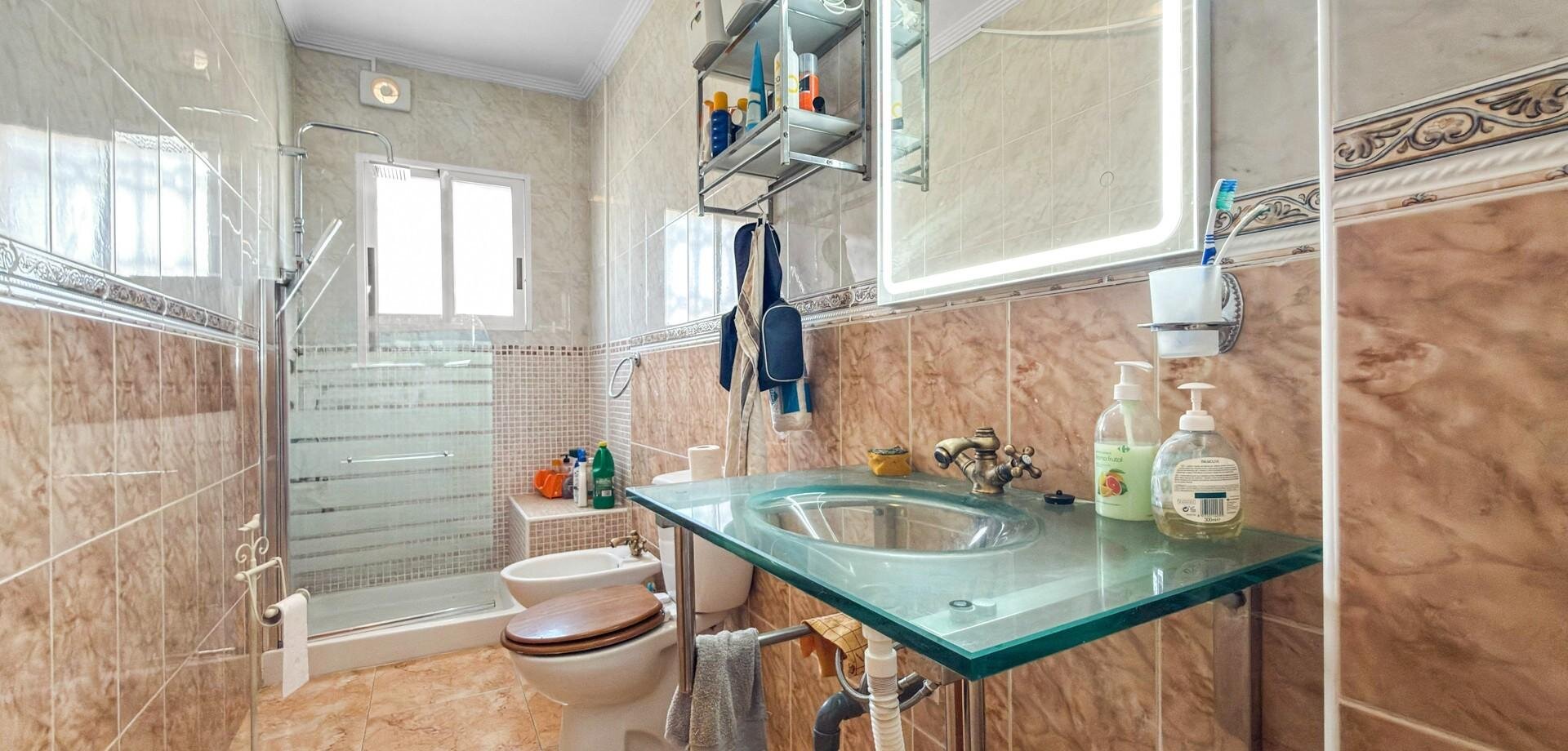2-Bedroom House in Centro, Torrevieja - Image 17