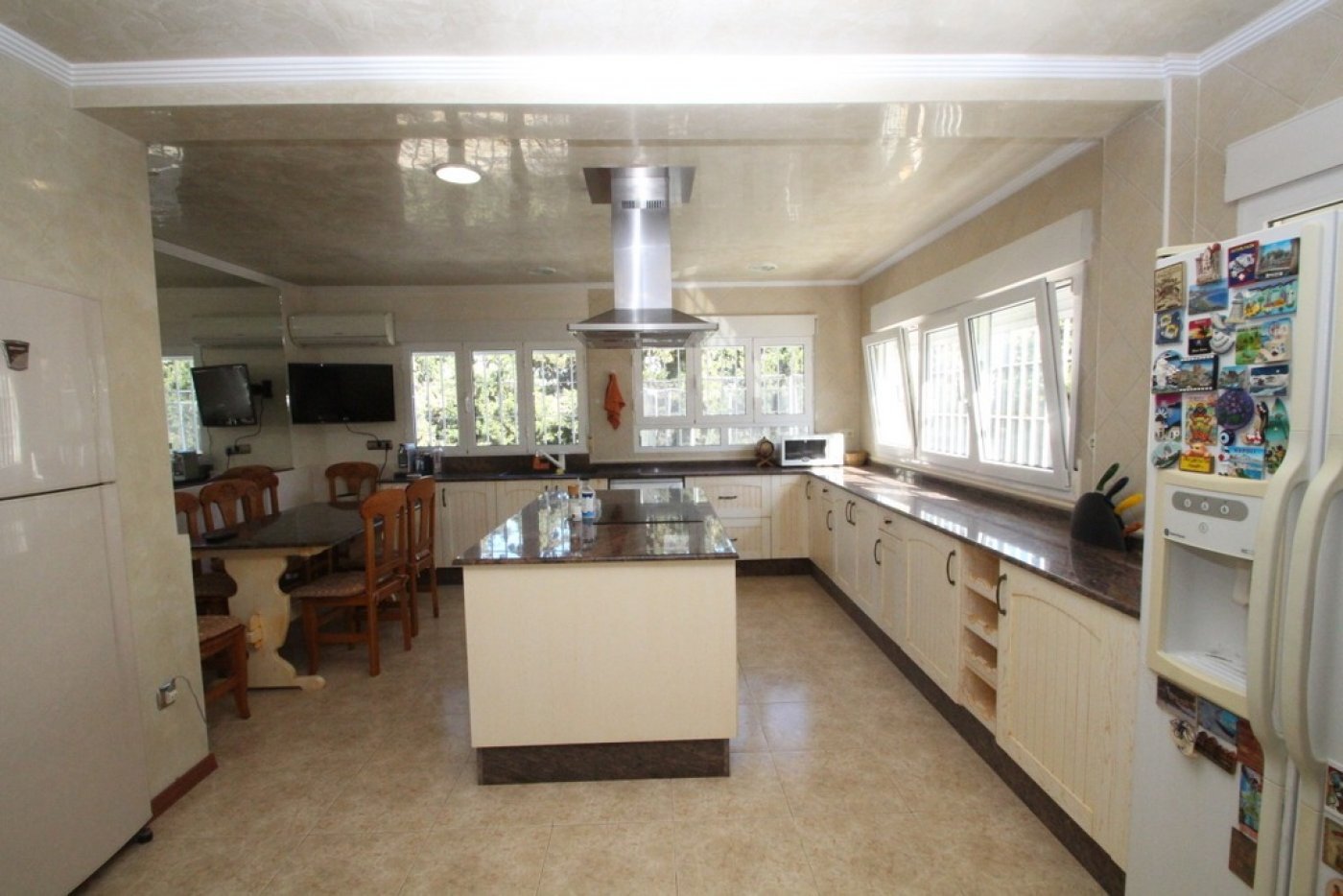 5-Bedroom Villa in Cabo Roig - Image 14