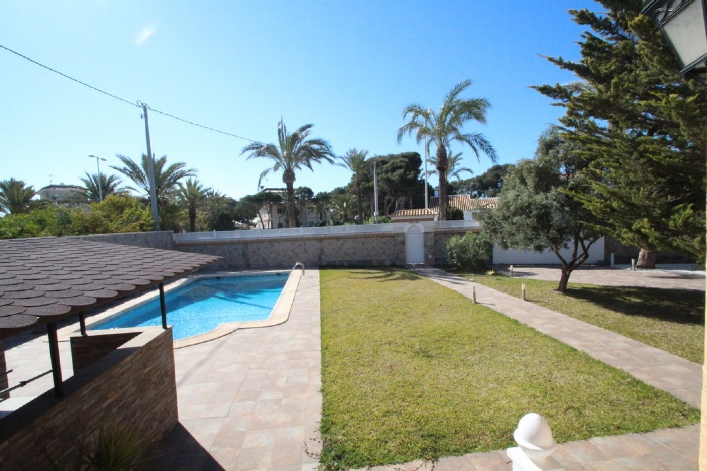 5-Bedroom Villa in Cabo Roig - Image 24