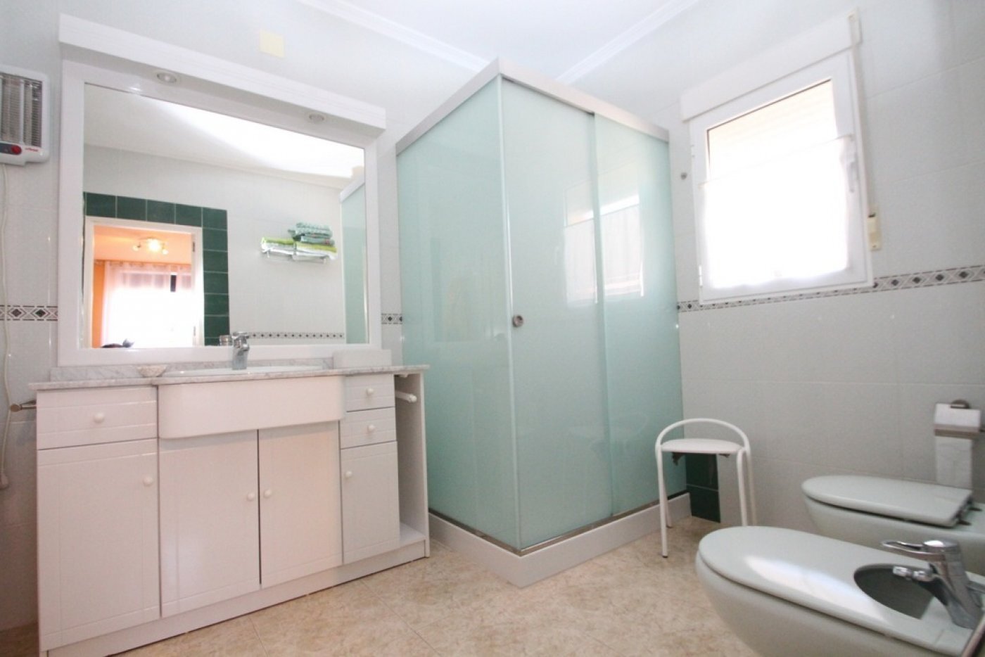 5-Bedroom Villa in Cabo Roig - Image 28