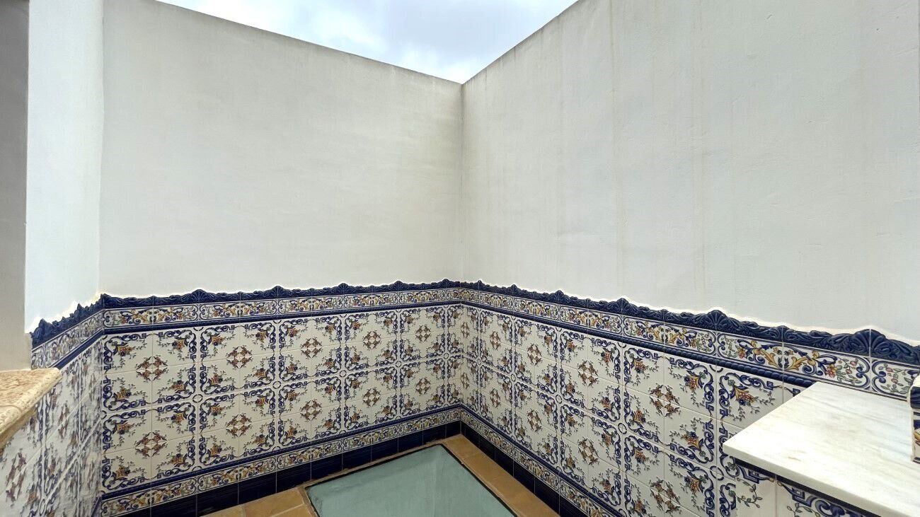 4-Bedroom House in Torrevieja - Image 10