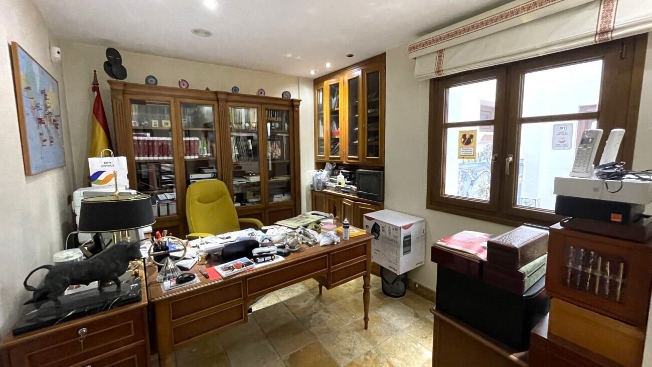 4-Bedroom House in Torrevieja - Image 11