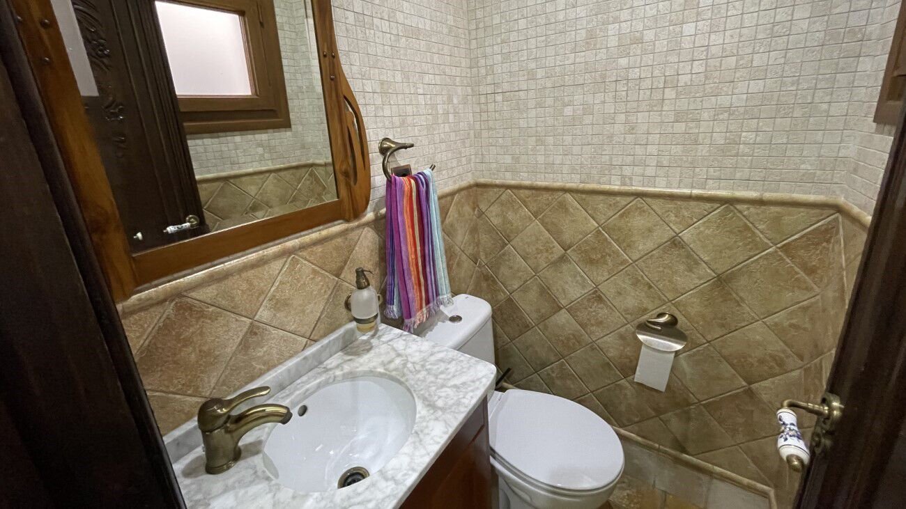 4-Bedroom House in Torrevieja - Image 12