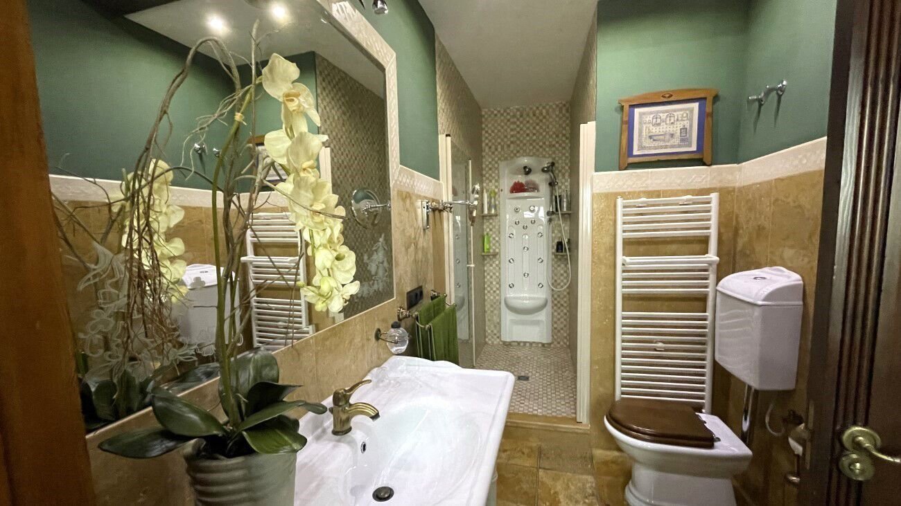 4-Bedroom House in Torrevieja - Image 15