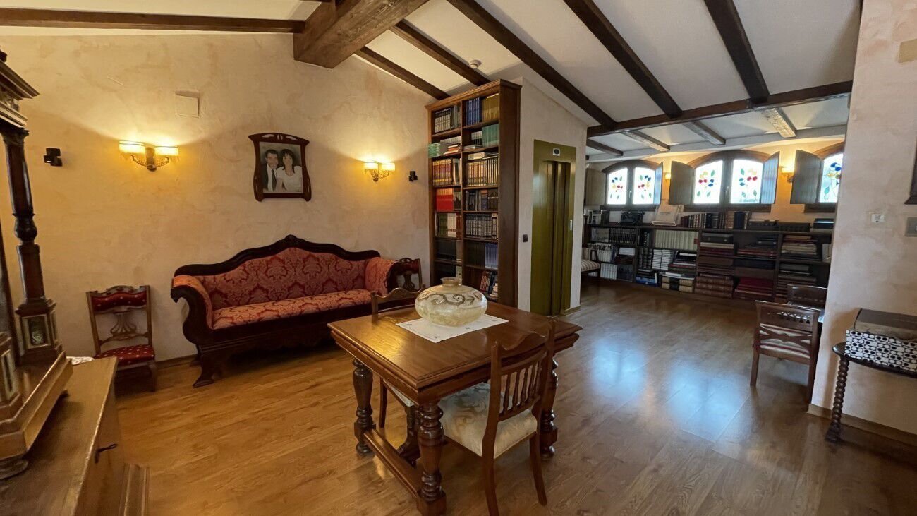 4-Bedroom House in Torrevieja - Image 2