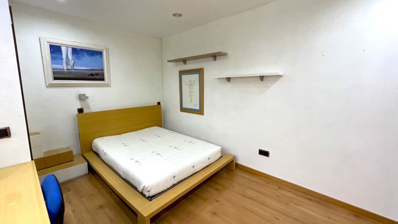 4-Bedroom House in Torrevieja - Image 20