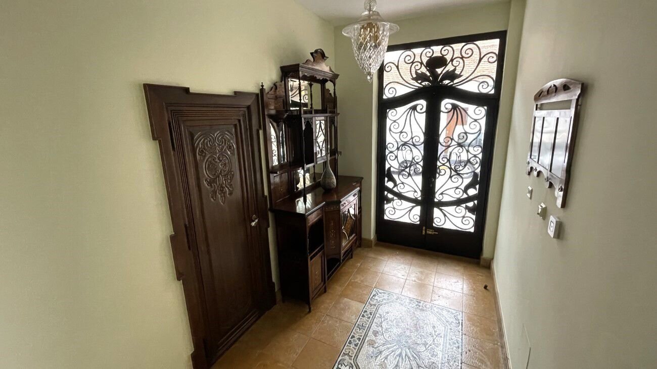 4-Bedroom House in Torrevieja - Image 24