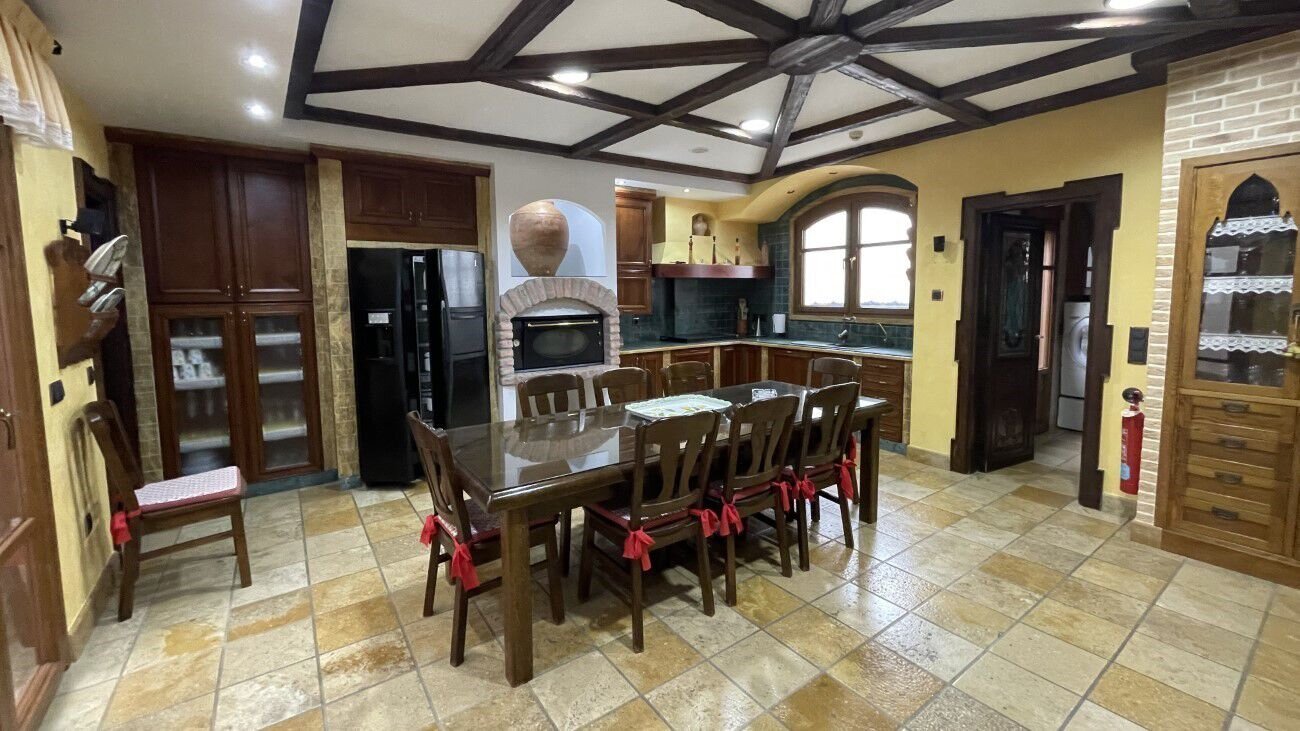 4-Bedroom House in Torrevieja - Image 5