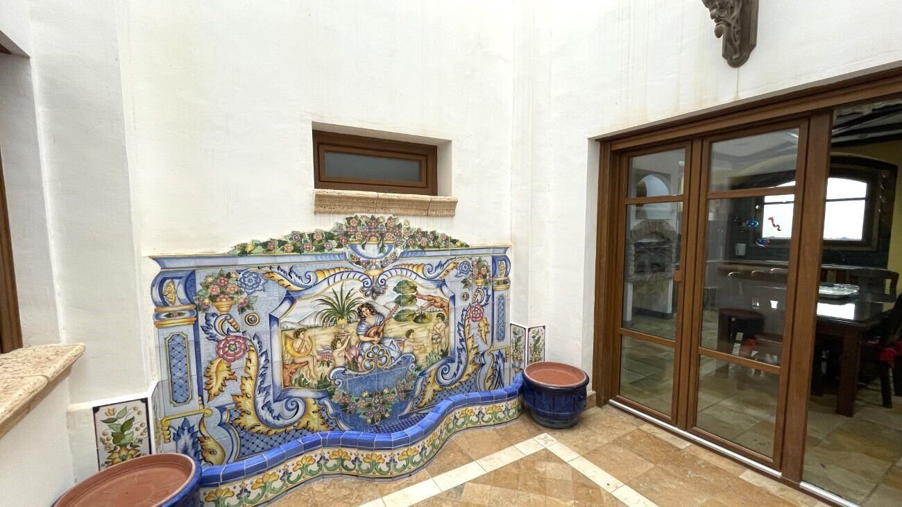4-Bedroom House in Torrevieja - Image 7