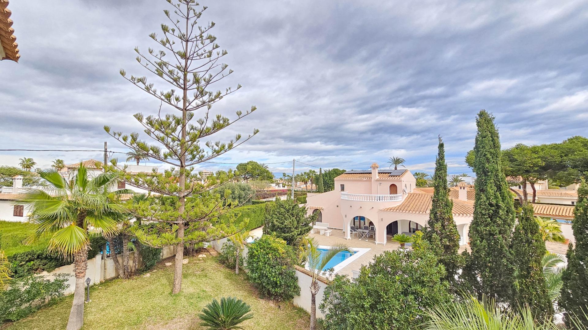 7-Bedroom Villa in Cabo Roig - Image 11