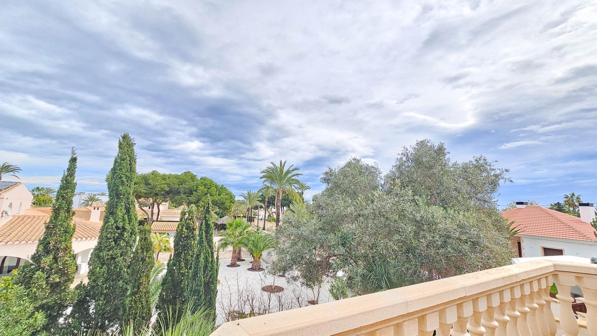 7-Bedroom Villa in Cabo Roig - Image 12