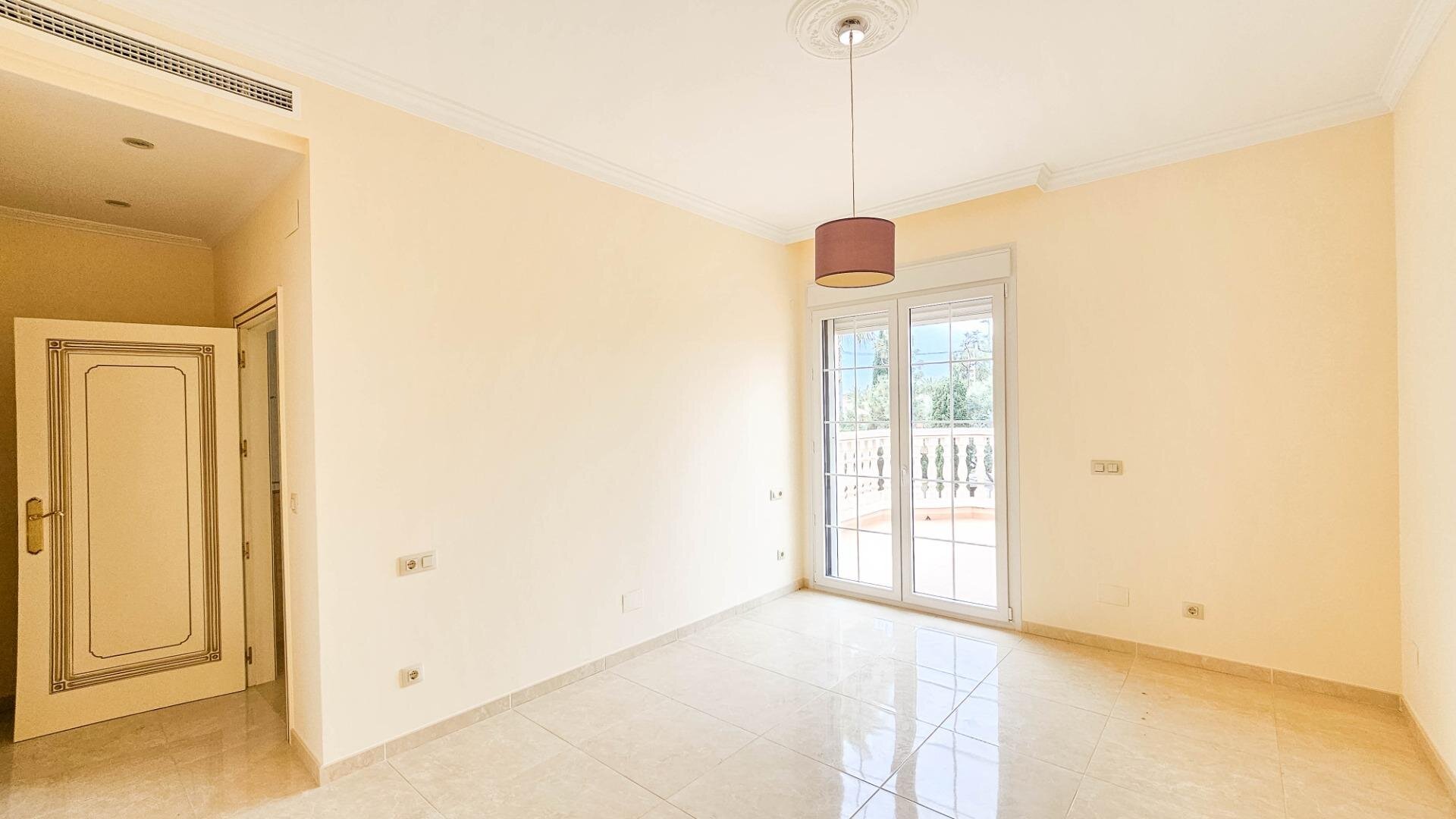 7-Bedroom Villa in Cabo Roig, Cabo Roig - Image 18