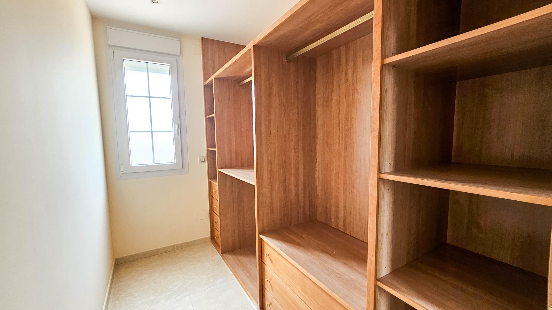 7-Bedroom Villa in Cabo Roig - Image 26