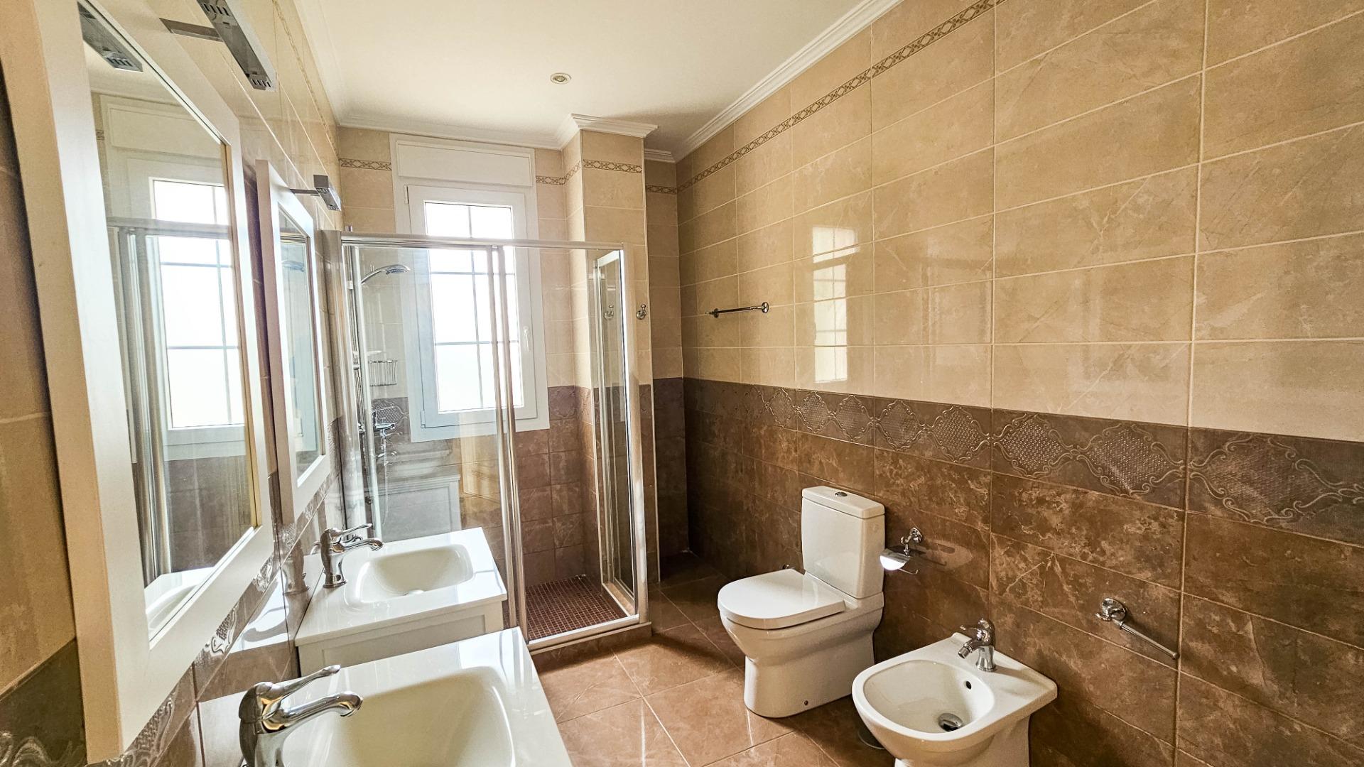 7-Bedroom Villa in Cabo Roig - Image 29