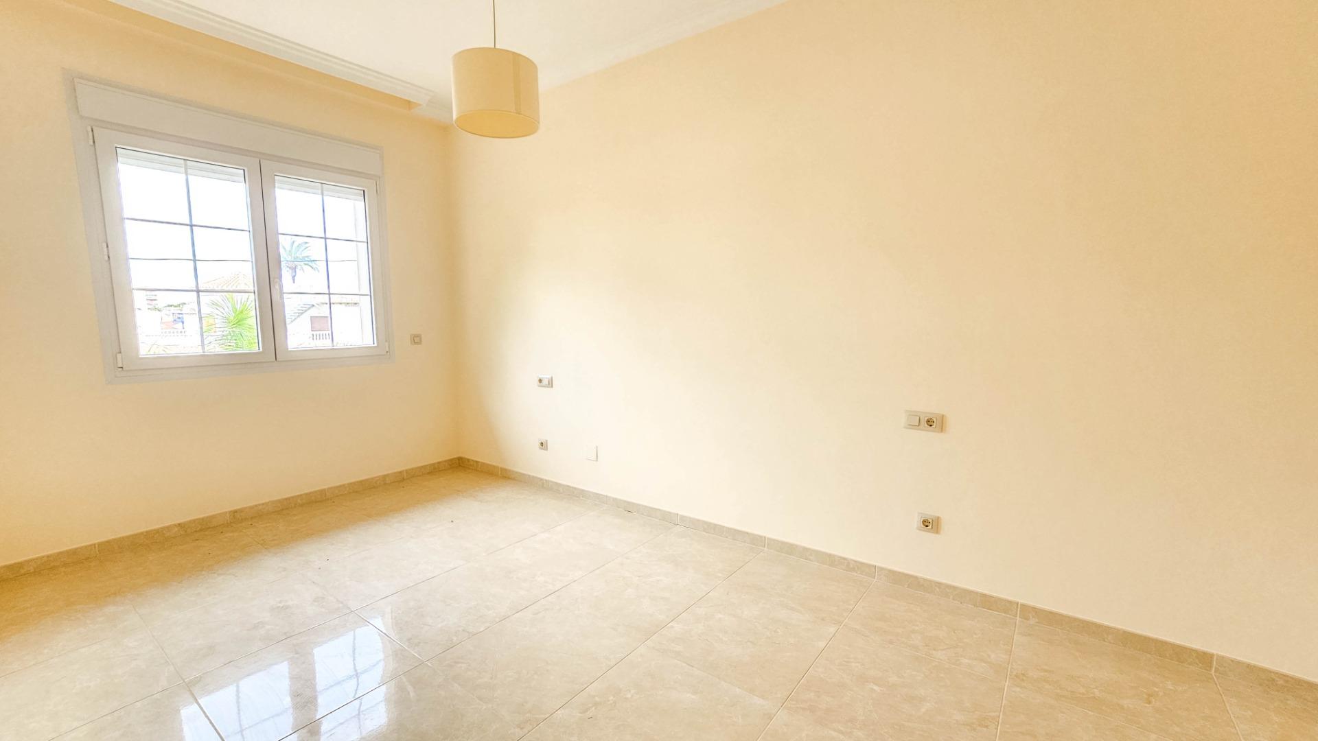 7-Bedroom Villa in Cabo Roig - Image 30