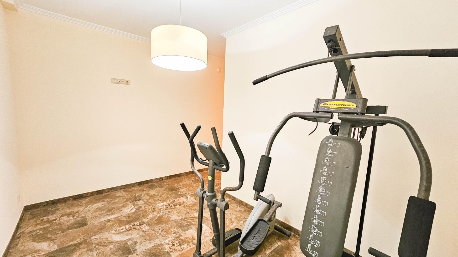 7-Bedroom Villa in Cabo Roig - Image 49