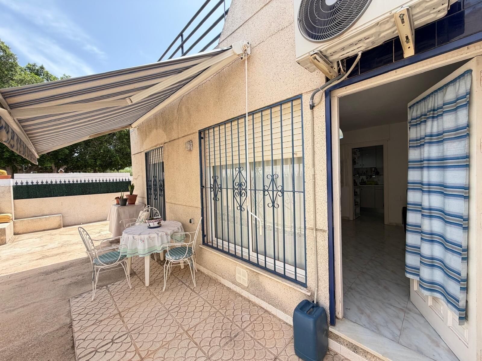 2-Bedroom House in Carrefour, Torrevieja - Image 3
