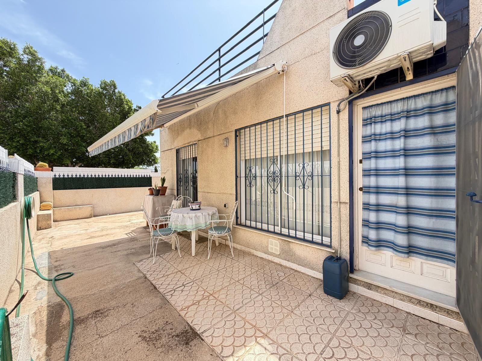 2-Bedroom House in Carrefour, Torrevieja - Image 32