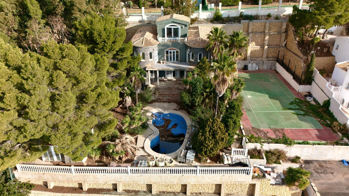 4-Bedroom Detached House in  Altea | Sunny Casas - Costa ... - Image 14