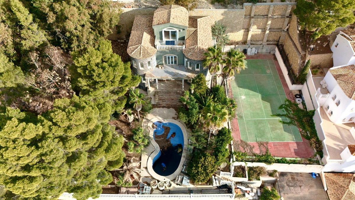 4-Bedroom Detached House in  Altea | Sunny Casas - Costa ... - Image 15