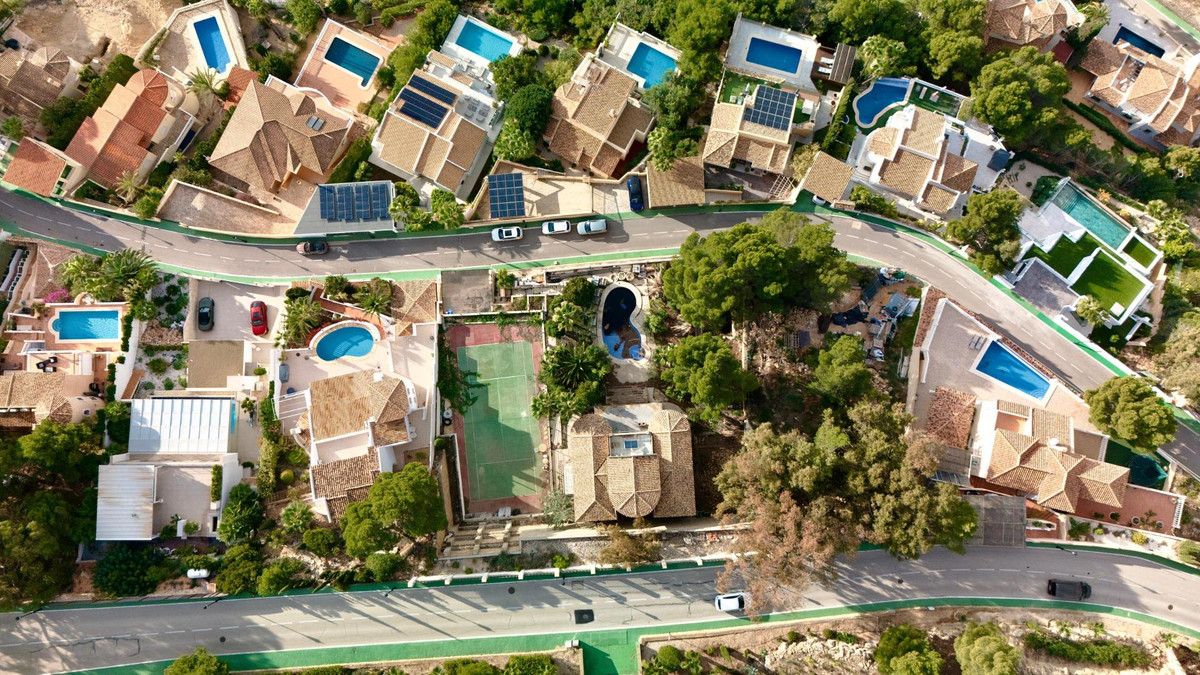 4-Bedroom Detached House in  Altea | Sunny Casas - Costa ... - Image 17