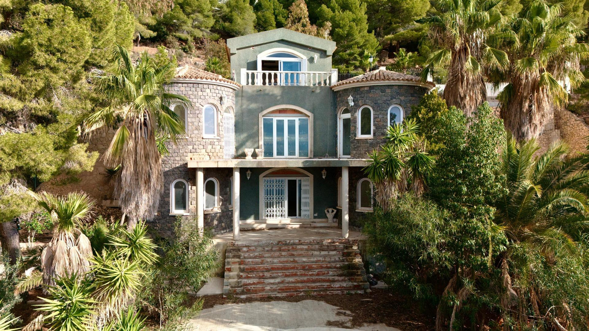 4-Bedroom Detached House in  Altea | Sunny Casas - Costa ... - Image 2