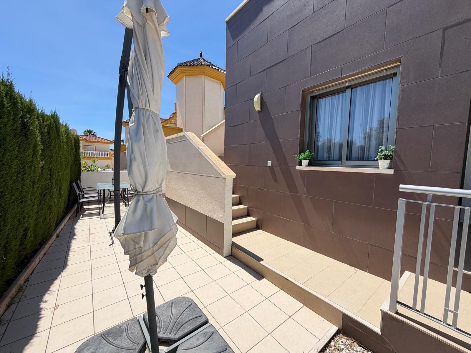 Villa de 4 Dormitorios en Doña Pepa, Rojales - Image 12