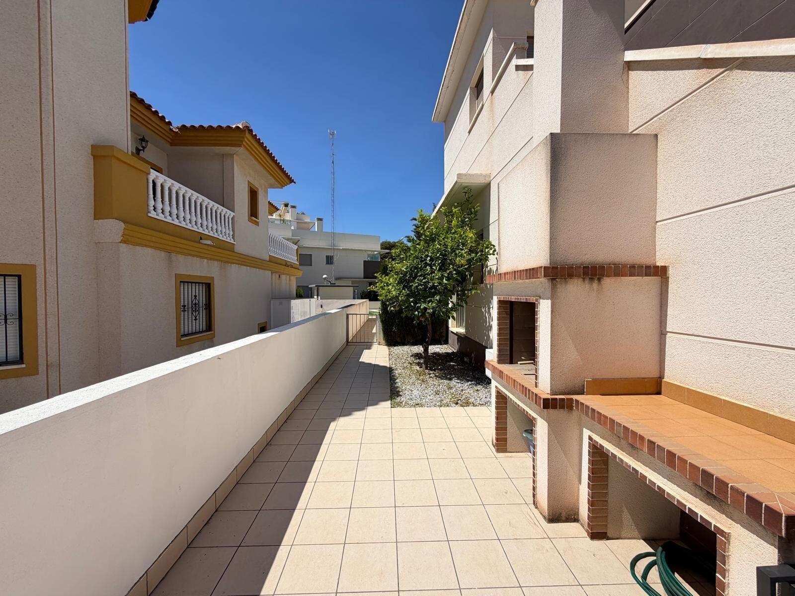 Villa de 4 Dormitorios en Doña Pepa, Rojales - Image 16