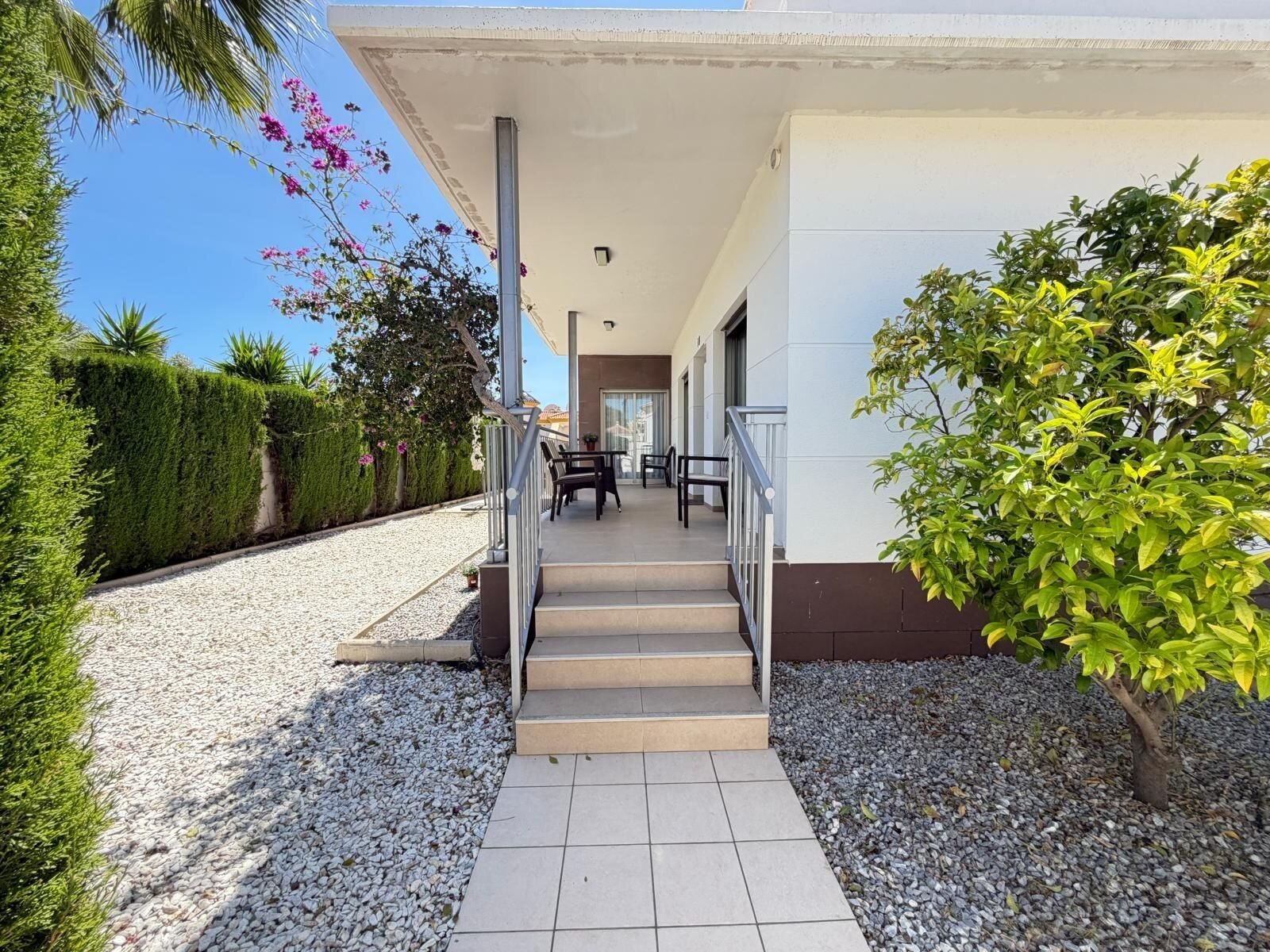 Villa de 4 Dormitorios en Doña Pepa, Rojales - Image 2