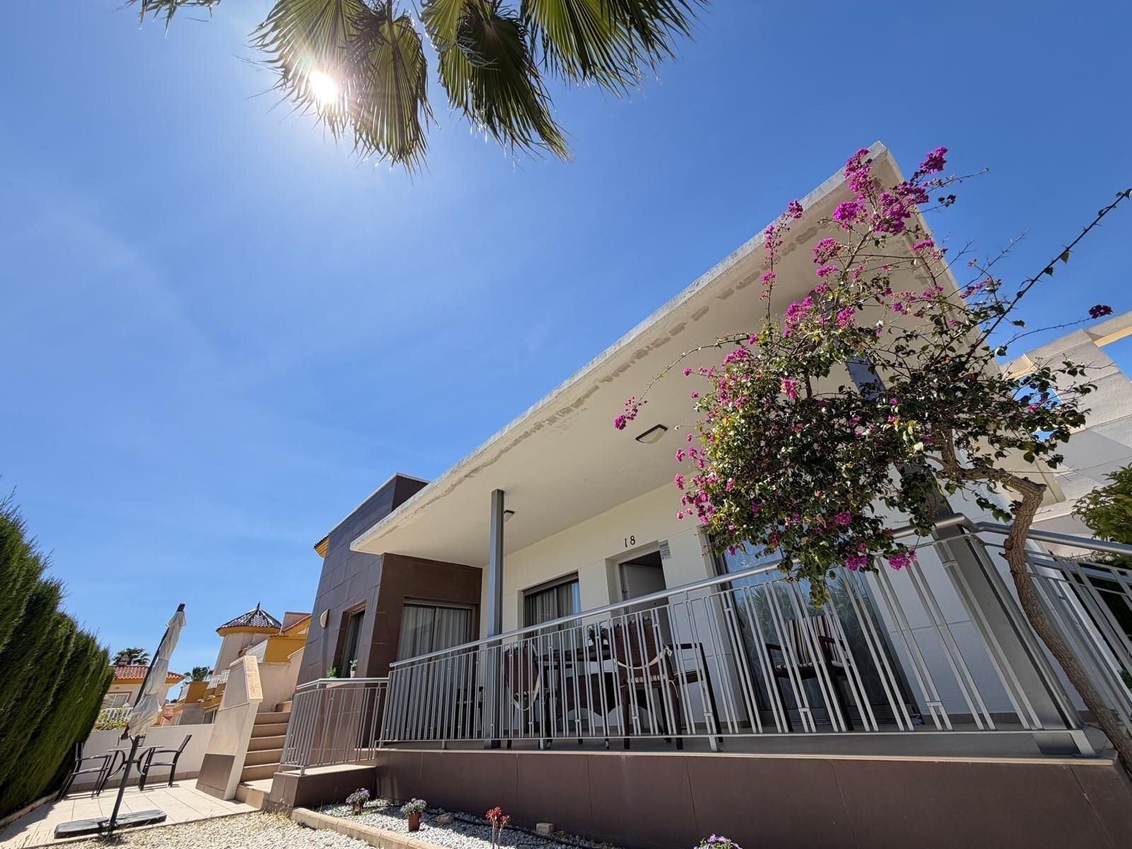 Villa de 4 Dormitorios en Doña Pepa, Rojales - Image 9