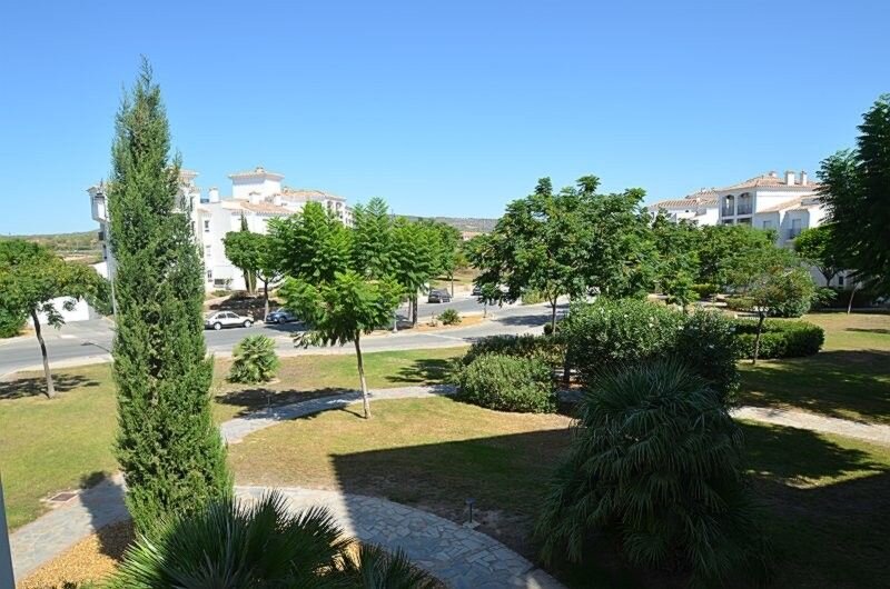 2-Bedroom Apartment in Sucina, Sucina - Image 10