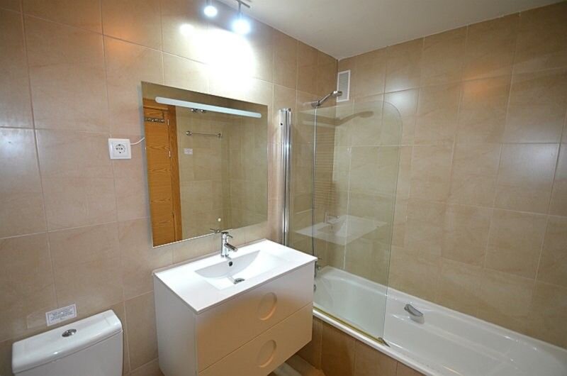 2-Bedroom Apartment in Sucina, Sucina - Image 16