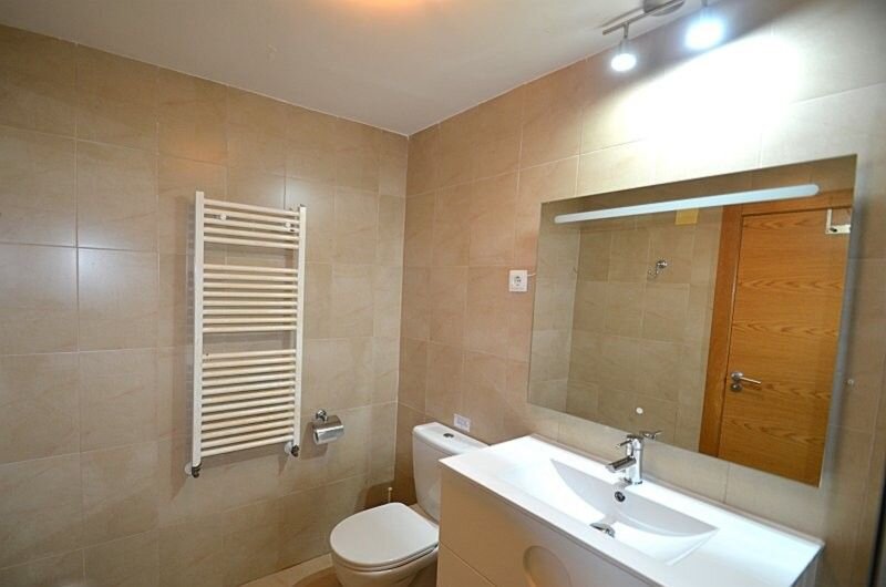 2-Bedroom Apartment in Sucina, Sucina - Image 17
