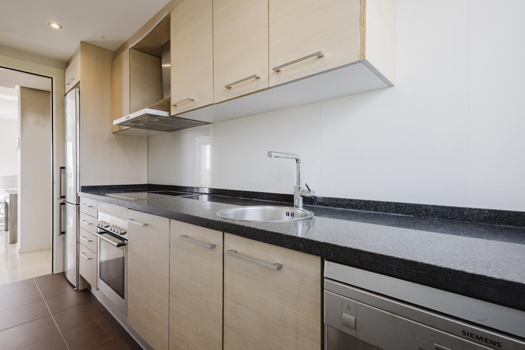 2-Bedroom Penthouse in Las Colinas Golf, Orihuela - Image 11