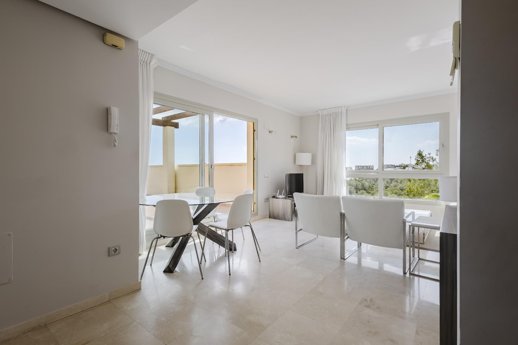 2-Bedroom Penthouse in Las Colinas Golf, Orihuela - Image 14