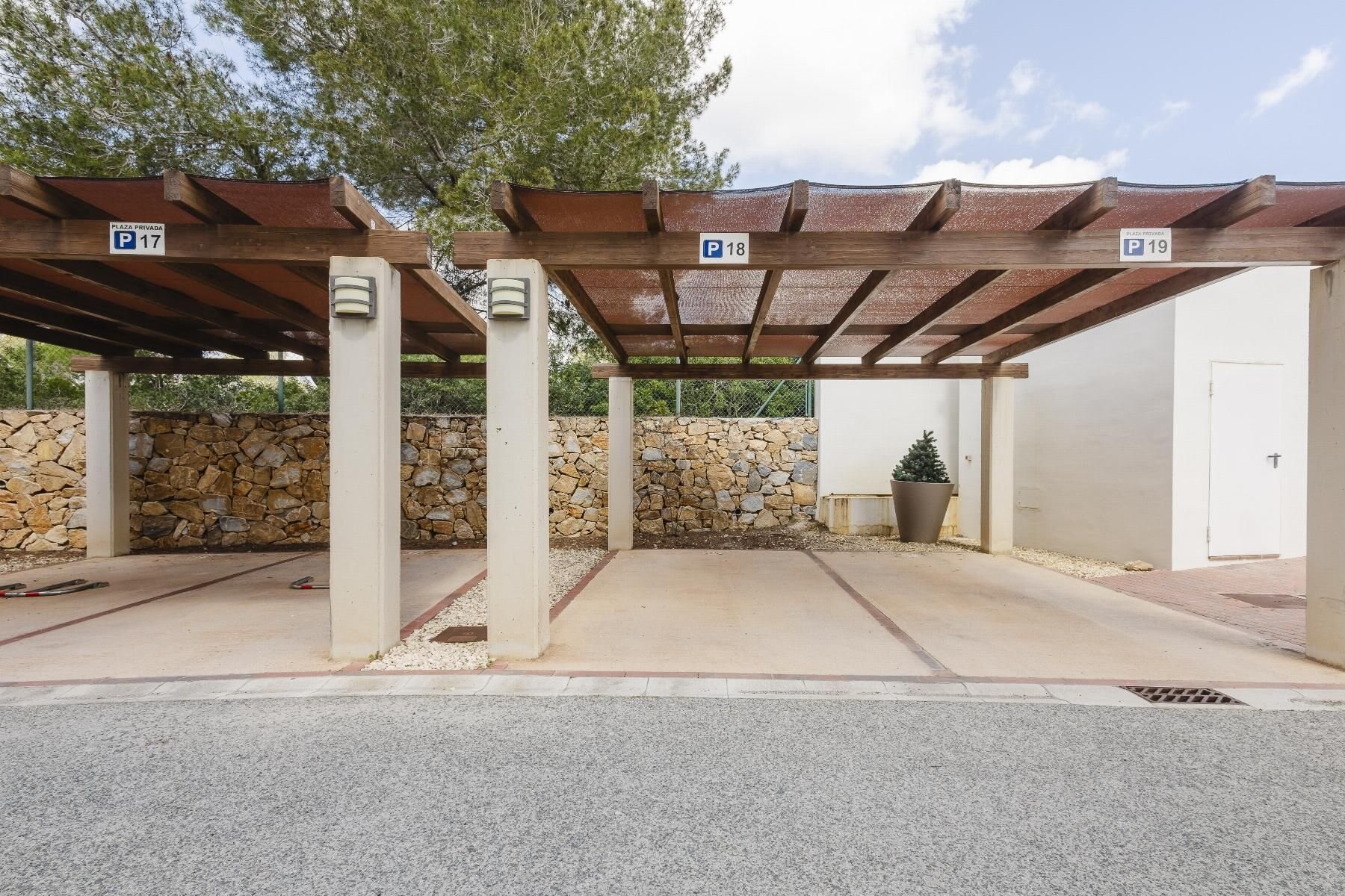 2-Bedroom Penthouse in Las Colinas Golf, Orihuela - Image 31