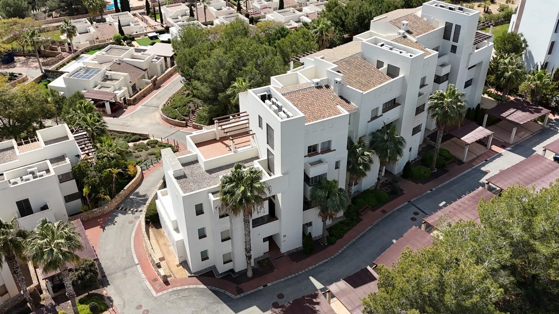 2-Bedroom Penthouse in Las Colinas Golf, Orihuela - Image 40