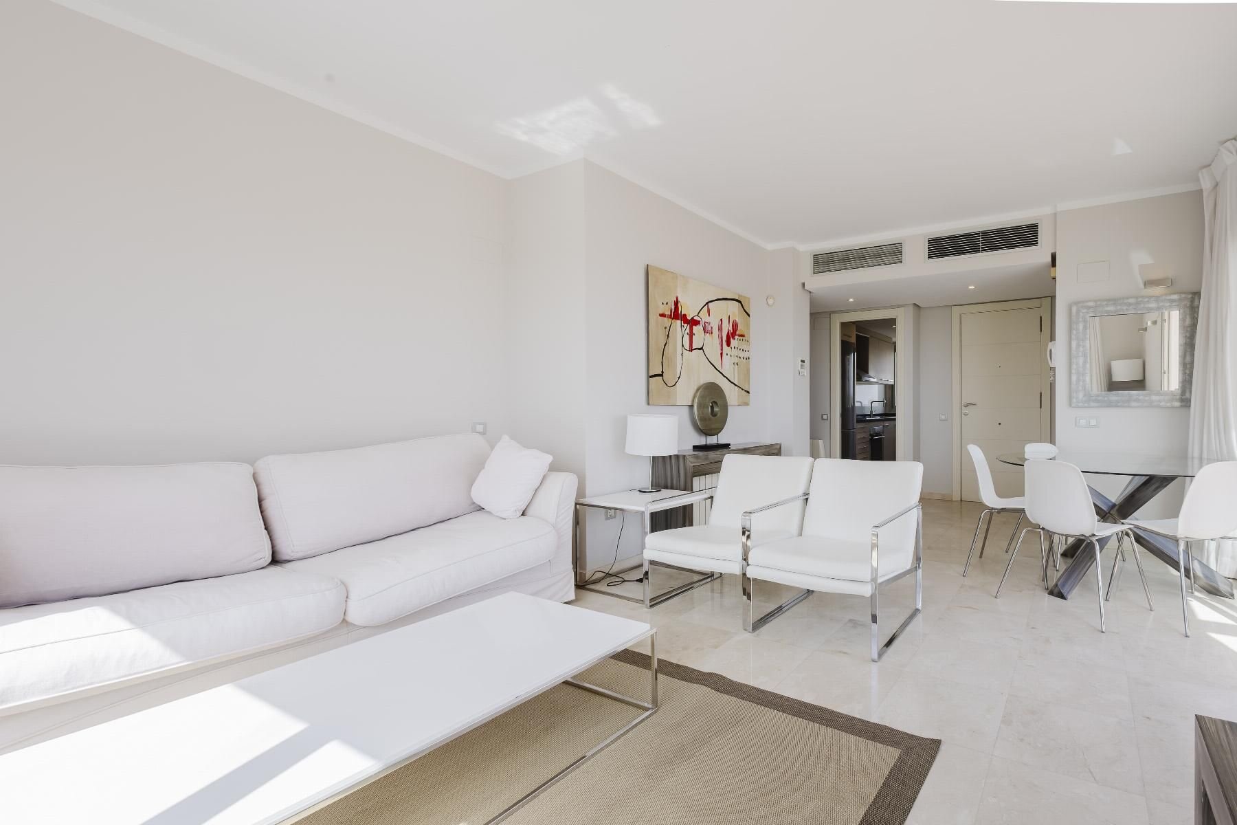 2-Bedroom Penthouse in Las Colinas Golf, Orihuela - Image 8