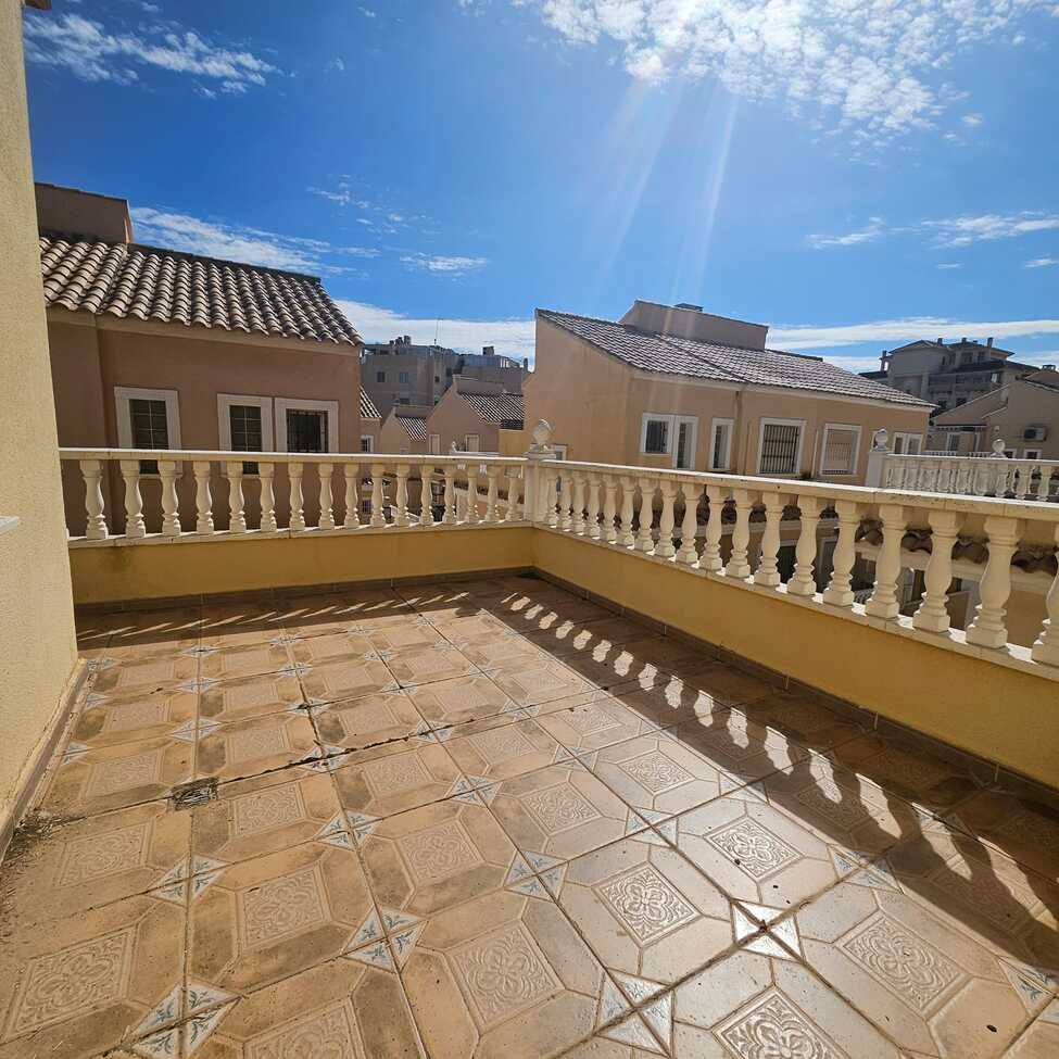 3-Bedroom Villa in Guardamar del Segura | Sunny Casas - ... - Image 10