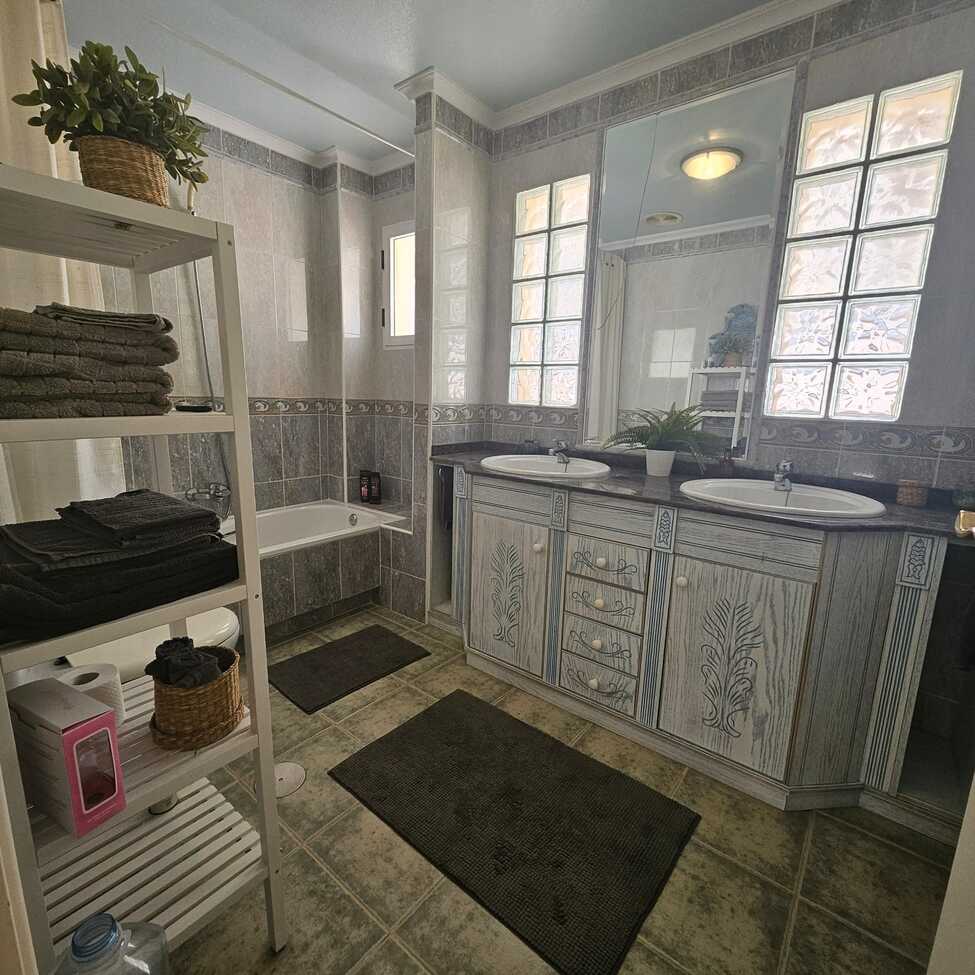 3-Bedroom Villa in Guardamar del Segura | Sunny Casas - ... - Image 12