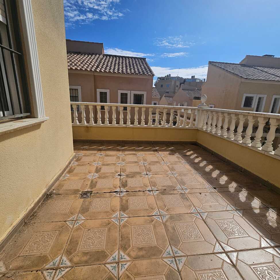 3-Bedroom Villa in Guardamar del Segura | Sunny Casas - ... - Image 6