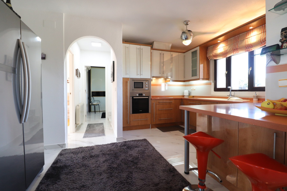 5-Bedroom Detached House in Algorfa | Sunny Casas - Cost... - Image 10