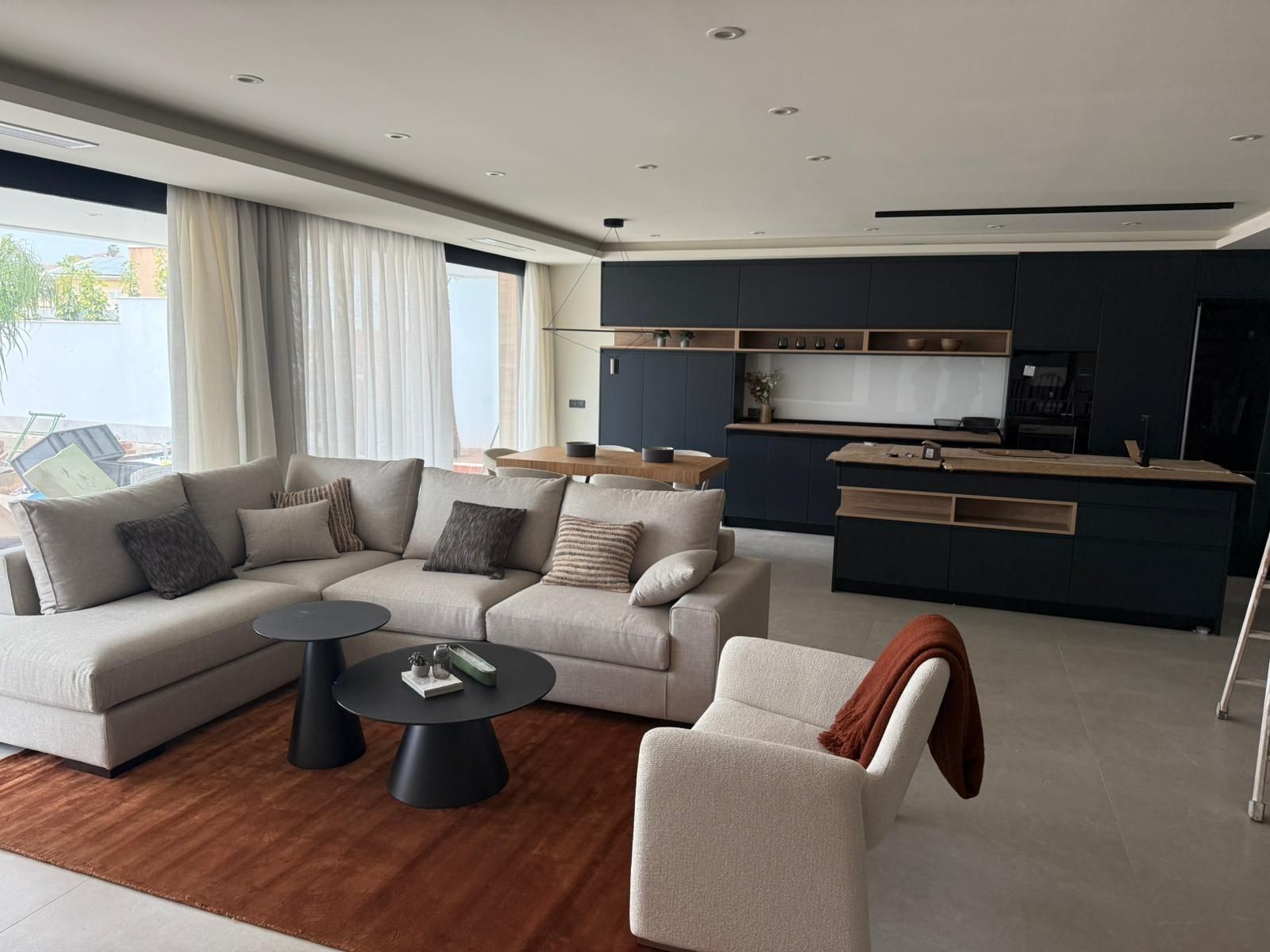 4-Bedroom Villa in Rojales - Image 11