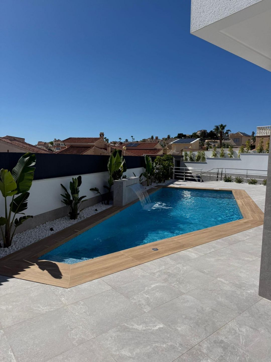 4-Bedroom Villa in Rojales - Image 4