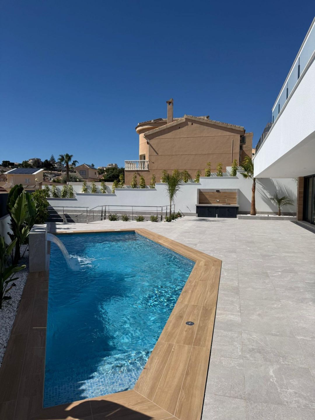 4-Bedroom Villa in Rojales - Image 6