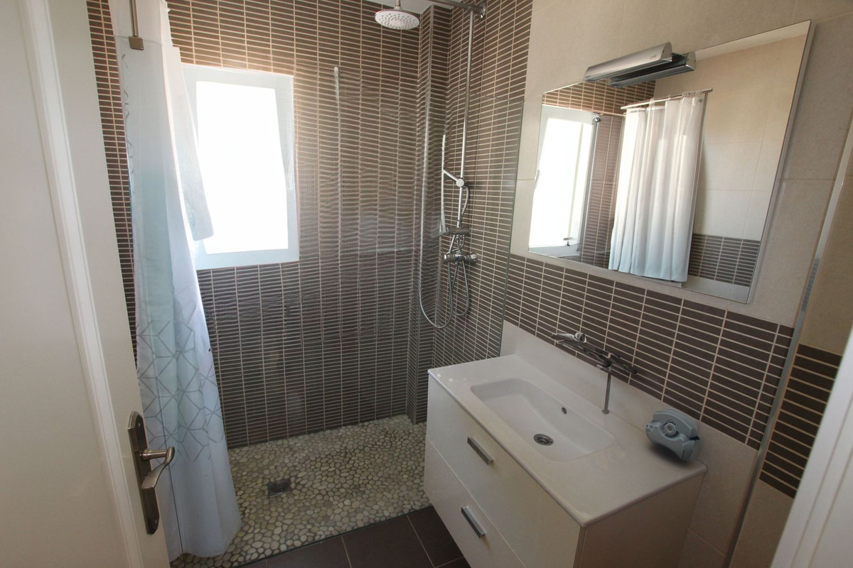 6-Bedroom Detached House in  Calpe | Sunny Casas - Costa ... - Image 12