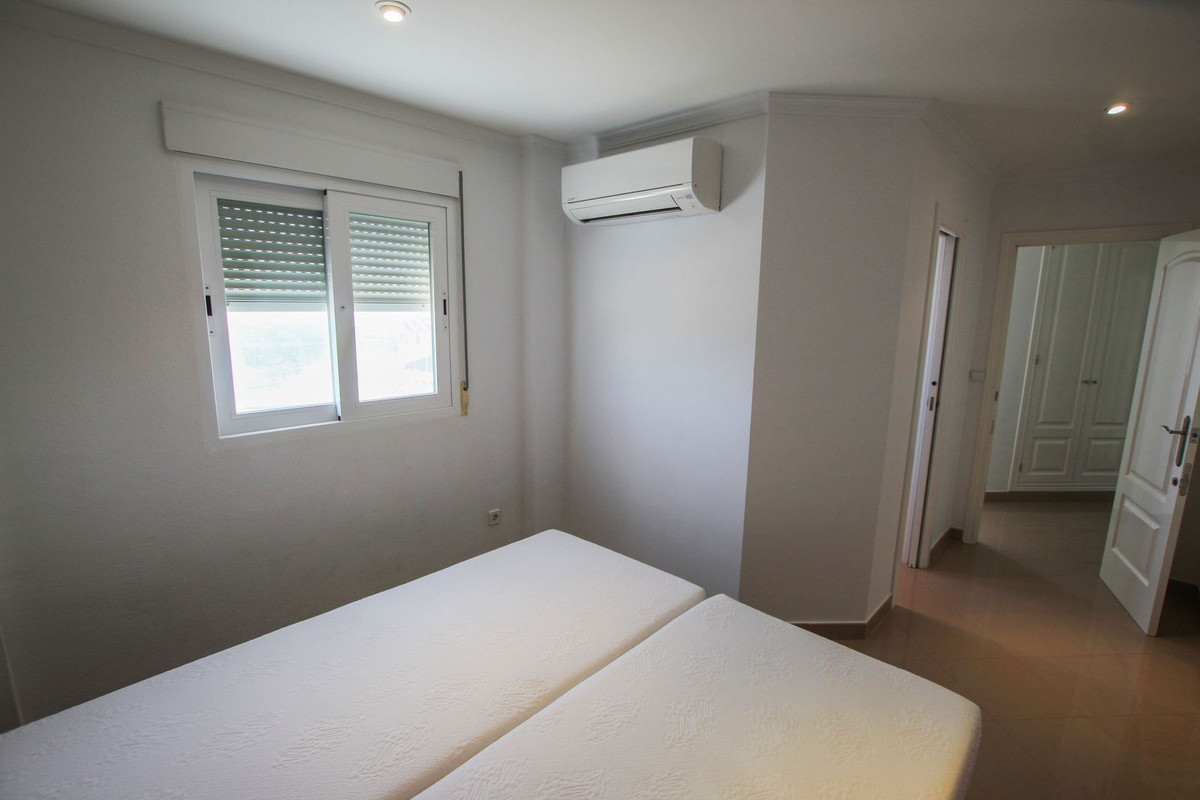 6-Bedroom Detached House in  Calpe | Sunny Casas - Costa ... - Image 18