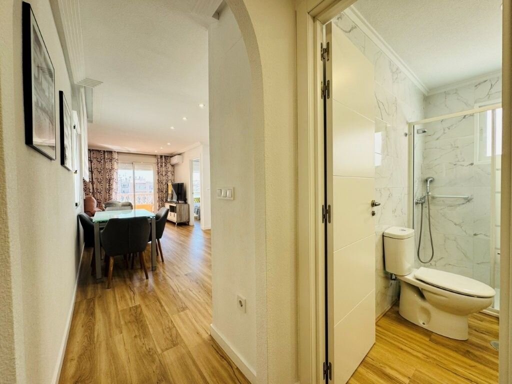 2-Bedroom Apartment in Los Secanos, Guardamar del Segura - Image 10