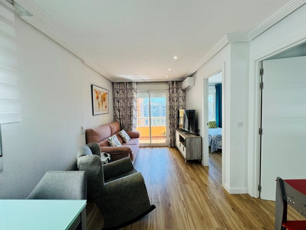 2-Bedroom Apartment in Los Secanos, Guardamar del Segura - Image 14